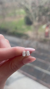 Oval Cut Diamond Stud Earrings | Lab Grown