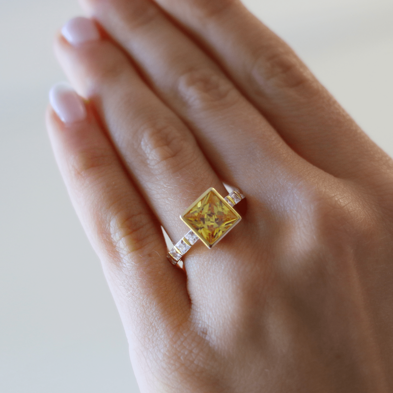 Princess cut sapphire engagement ring discount