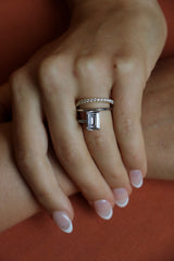 Round Cut Micro Claw Set Wedding Ring